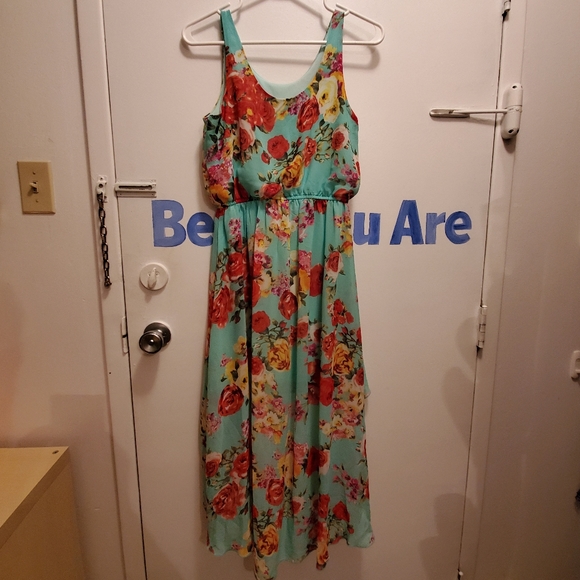 Hi-Low floral print dress - Picture 2 of 3